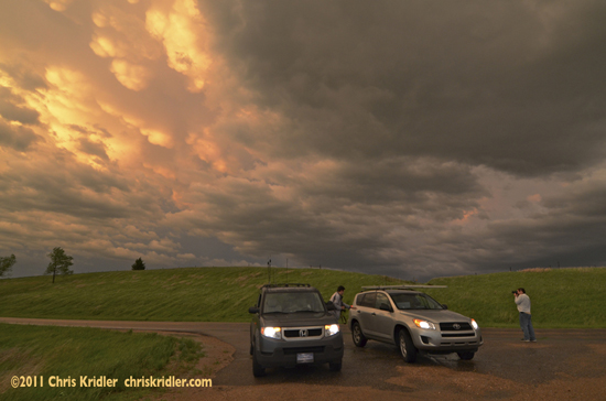 Nebraska mammatus and storm chasers