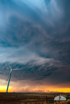 Detail of the leading edge of the supercell.