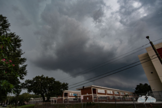 Here&amp;#039;s a wide shot by Rockledge High School. Note the shelf-cloud feature at right.