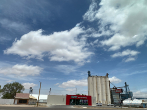 A quick lunch stop showed clouds with potential.