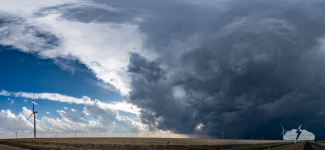 A panorama of the storm in view.