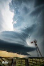 This storm was pure poetry. What an iconic Texas scene!