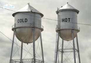 The hot and cold water towers of Pratt, Kansas - symbolic of our chase so far.