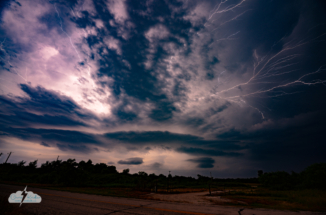 As clouds moved in to obscure the lightning, we ended the chase.