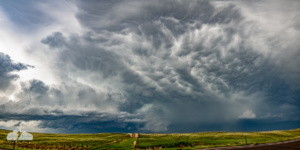 A panorama shows the storm's dramatic structure.