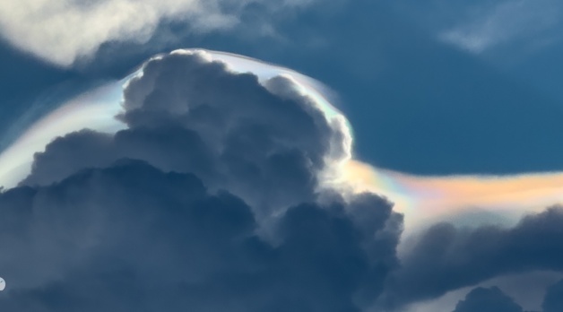 4 August 2025: Sky spectacles, from cloud iridescence to lightning