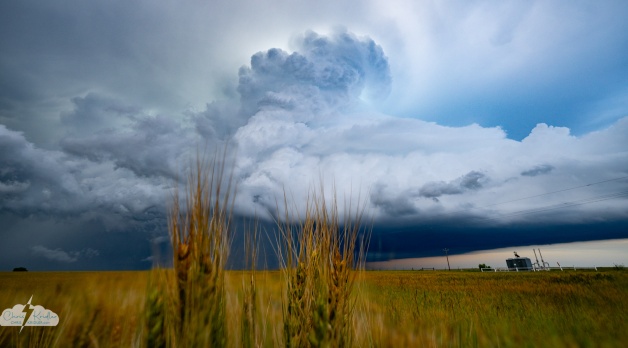 28 May 2025: Kansas tornado, Texas lightning and a dinosaur