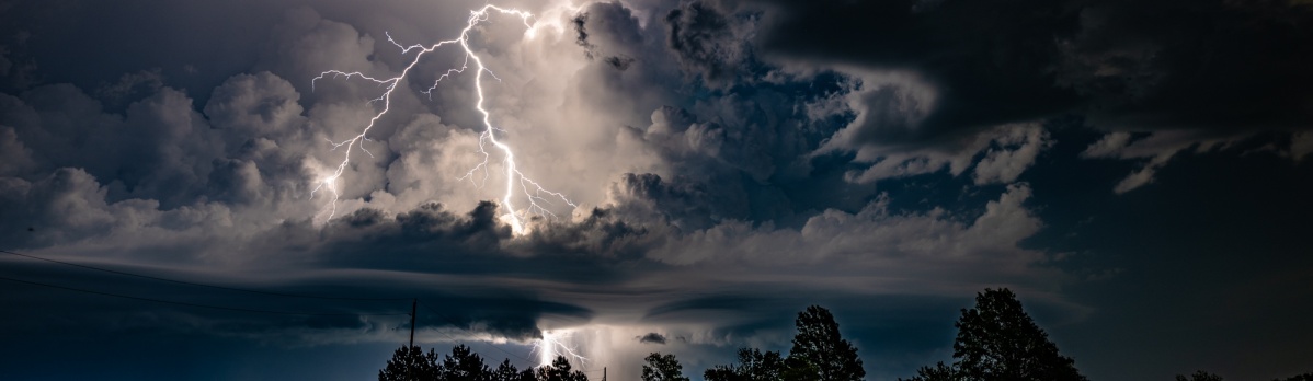 31 May 2026: Kansas tornado and electric eruption of lightning