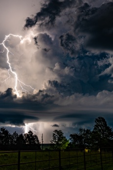 31 May 2026: Kansas tornado and electric eruption of lightning