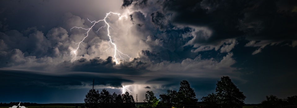 31 May 2026: Kansas tornado and electric eruption of lightning